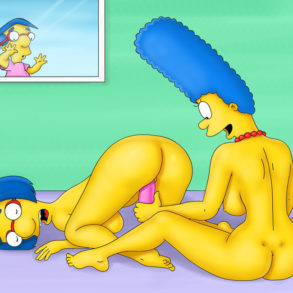 Marge Simpson/Luann Van Houten Lesbian Sex
